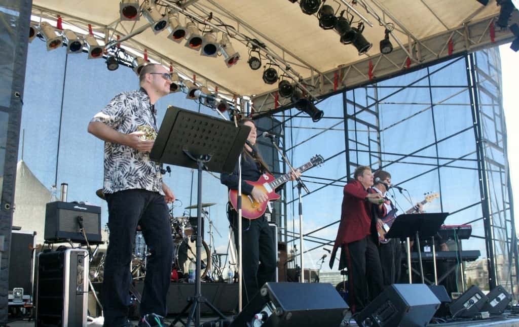 Performing with the Soul Shakers, 2012